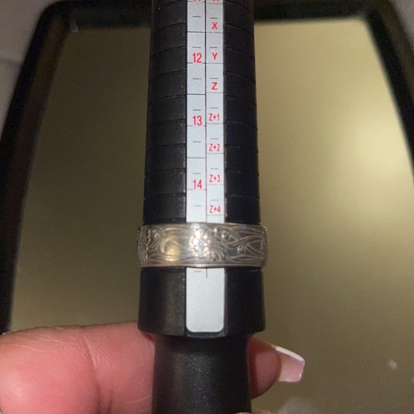 Floral silver band sz 14.5 band - Picture 4 of 4